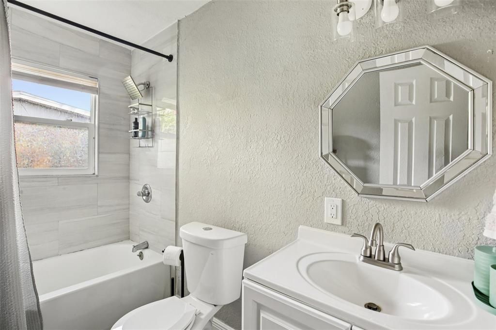 待售: $335,000 (4 贝兹, 2 浴室, 1440 平方英尺)