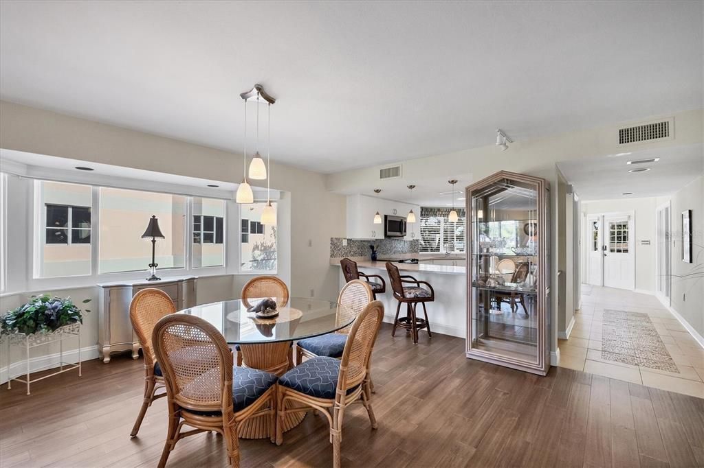 待售: $625,000 (2 贝兹, 2 浴室, 1675 平方英尺)