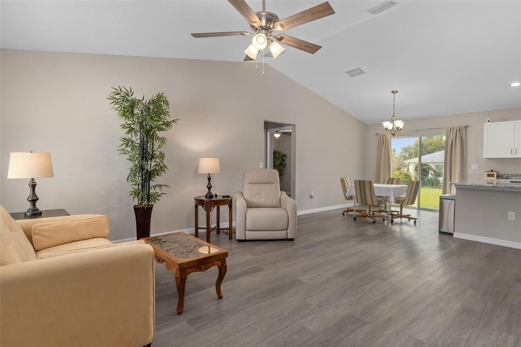 Active With Contract: $249,000 (3 beds, 2 baths, 1283 Square Feet)