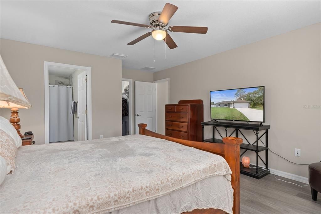 Active With Contract: $249,000 (3 beds, 2 baths, 1283 Square Feet)