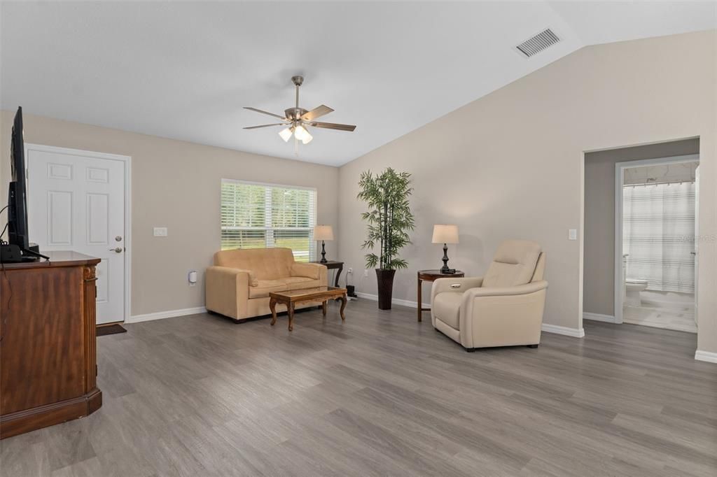 Active With Contract: $249,000 (3 beds, 2 baths, 1283 Square Feet)