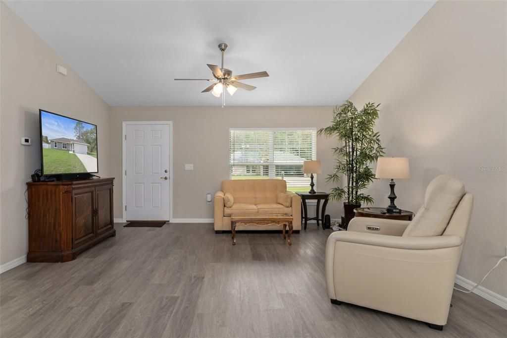 Active With Contract: $249,000 (3 beds, 2 baths, 1283 Square Feet)