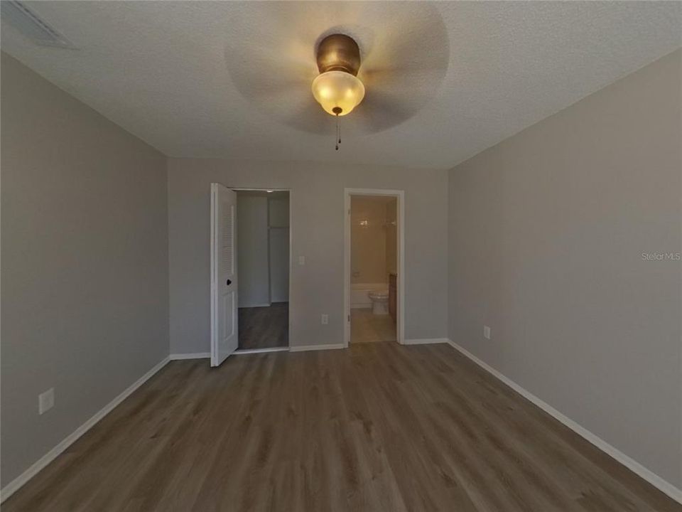 Под контрактом: $2,009 (3 спален, 2 ванн, 1208 Квадратных фут)