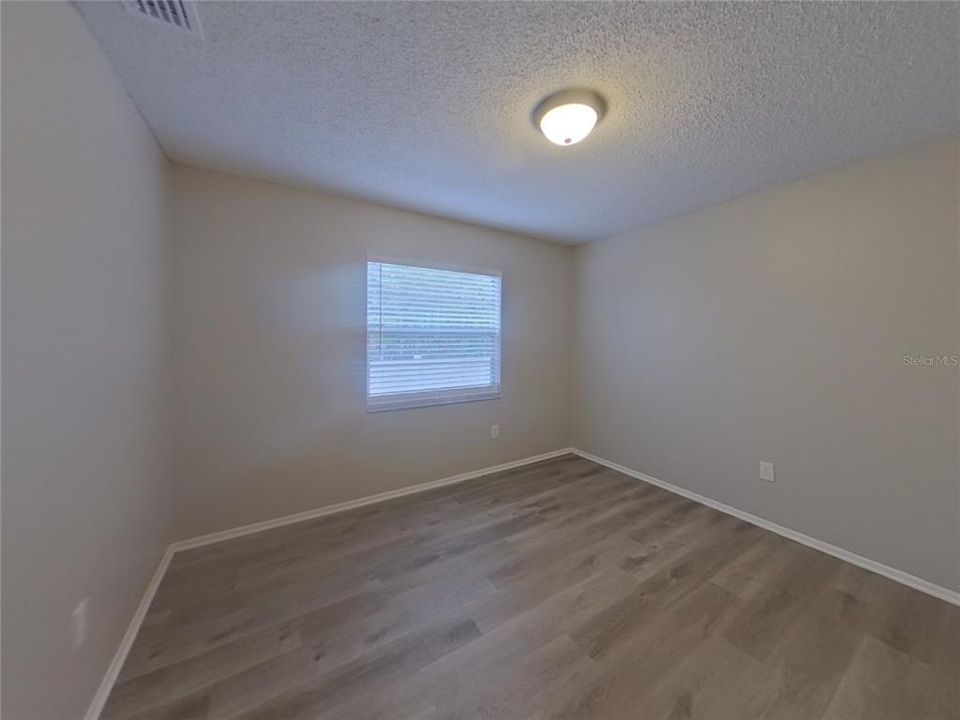 Под контрактом: $2,009 (3 спален, 2 ванн, 1208 Квадратных фут)