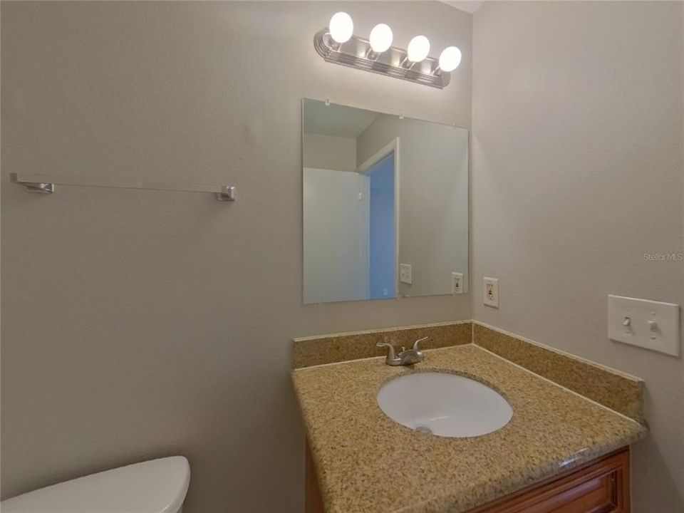 Под контрактом: $2,009 (3 спален, 2 ванн, 1208 Квадратных фут)