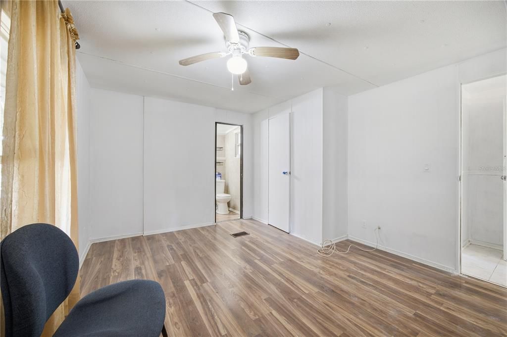 待售: $119,000 (2 贝兹, 2 浴室, 768 平方英尺)