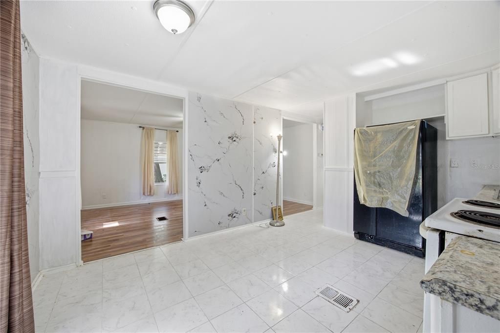 待售: $119,000 (2 贝兹, 2 浴室, 768 平方英尺)