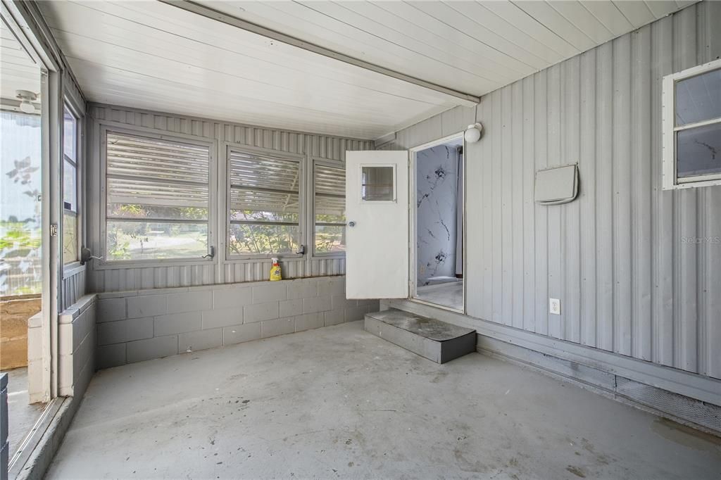 待售: $119,000 (2 贝兹, 2 浴室, 768 平方英尺)