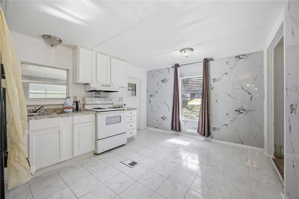 待售: $119,000 (2 贝兹, 2 浴室, 768 平方英尺)