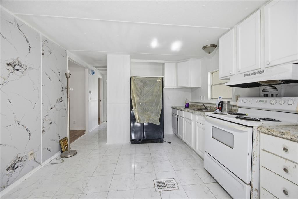 待售: $119,000 (2 贝兹, 2 浴室, 768 平方英尺)