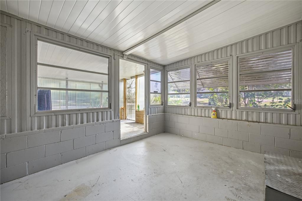 待售: $119,000 (2 贝兹, 2 浴室, 768 平方英尺)