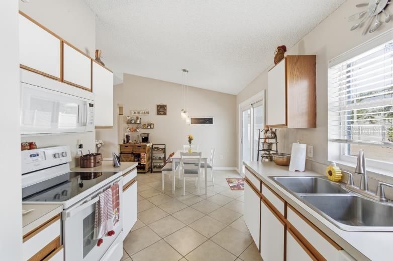 En Venta: $310,000 (3 camas, 2 baños, 1260 Pies cuadrados)