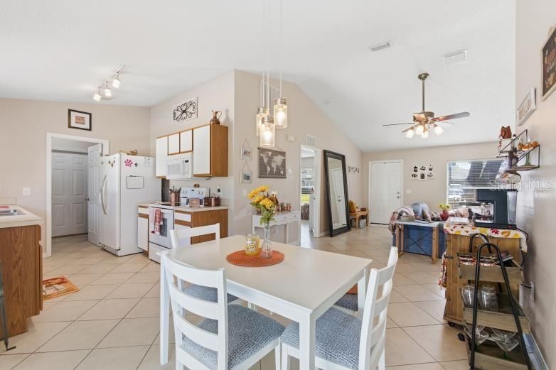 En Venta: $310,000 (3 camas, 2 baños, 1260 Pies cuadrados)