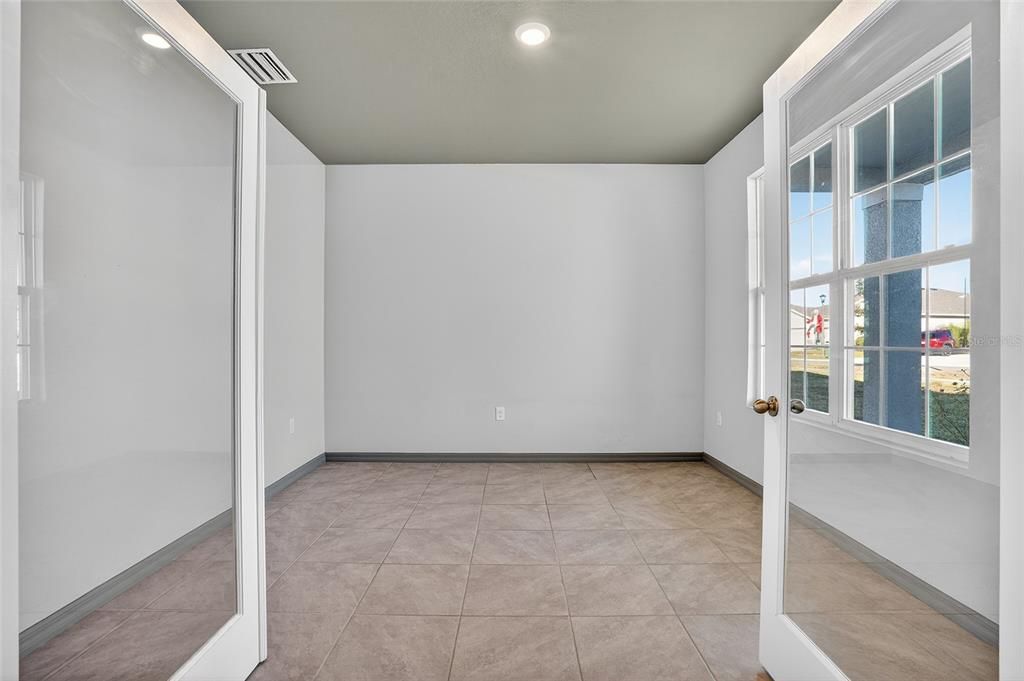 待售: $525,000 (4 贝兹, 3 浴室, 3278 平方英尺)