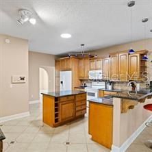 For Rent: $4,500 (3 beds, 2 baths, 2415 Square Feet)