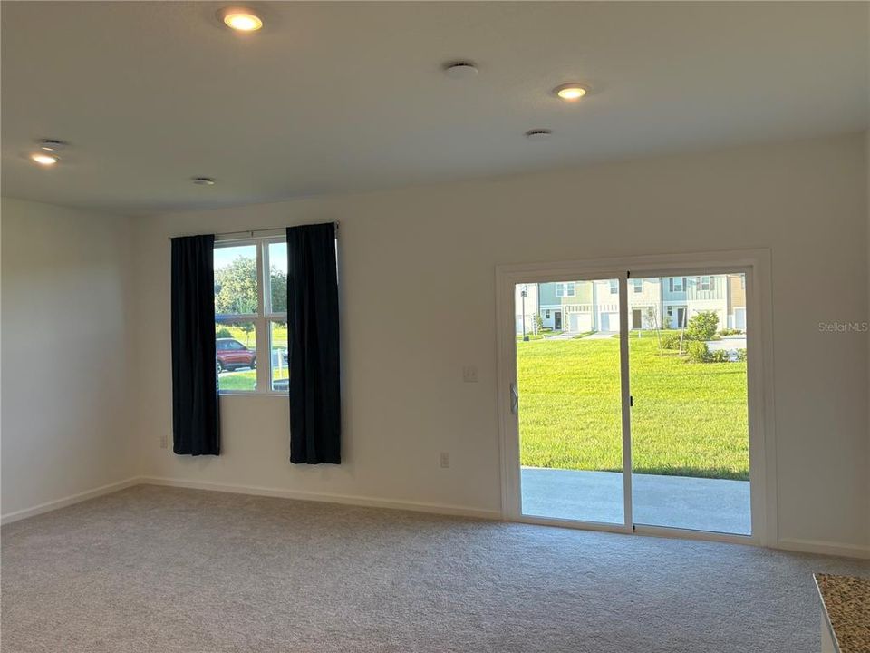 For Rent: $1,900 (3 beds, 2 baths, 1200 Square Feet)