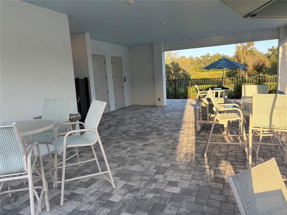 For Rent: $1,900 (3 beds, 2 baths, 1200 Square Feet)