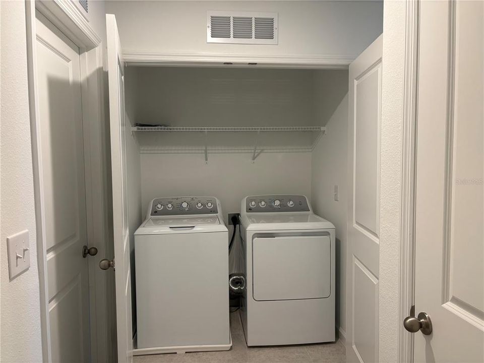 For Rent: $1,900 (3 beds, 2 baths, 1200 Square Feet)