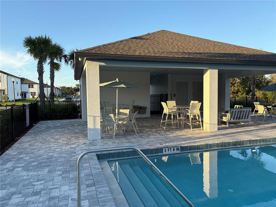 For Rent: $1,900 (3 beds, 2 baths, 1200 Square Feet)