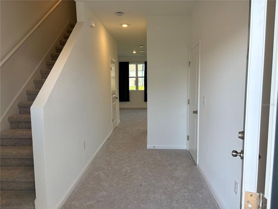 For Rent: $1,900 (3 beds, 2 baths, 1200 Square Feet)