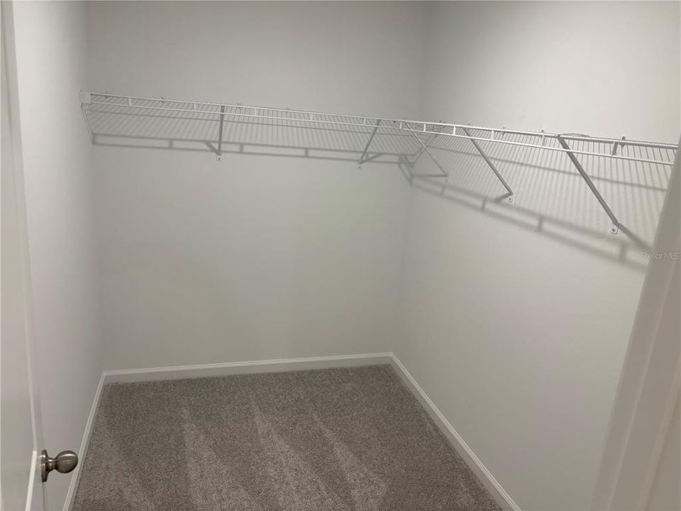 For Rent: $1,900 (3 beds, 2 baths, 1200 Square Feet)