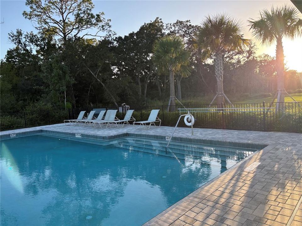 For Rent: $1,900 (3 beds, 2 baths, 1200 Square Feet)