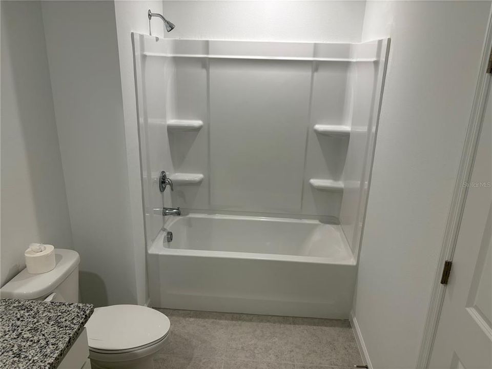 For Rent: $1,900 (3 beds, 2 baths, 1200 Square Feet)