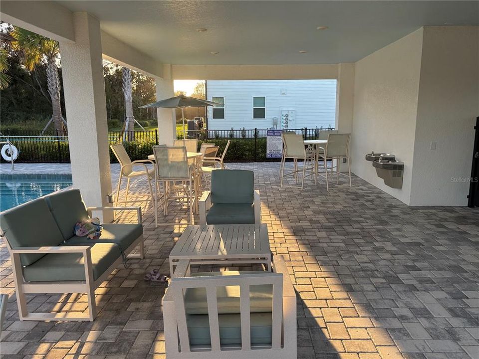 For Rent: $1,900 (3 beds, 2 baths, 1200 Square Feet)