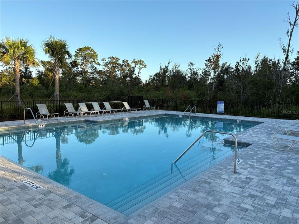 For Rent: $1,900 (3 beds, 2 baths, 1200 Square Feet)