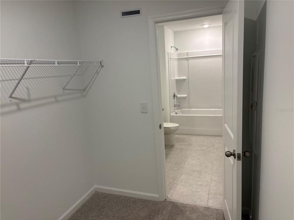 For Rent: $1,900 (3 beds, 2 baths, 1200 Square Feet)