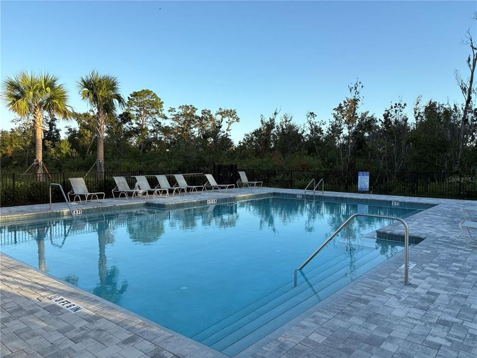 For Rent: $1,900 (3 beds, 2 baths, 1200 Square Feet)