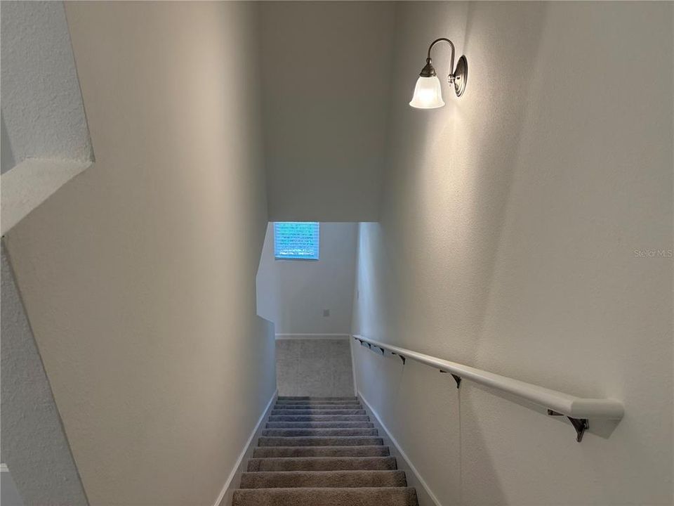 For Rent: $1,900 (3 beds, 2 baths, 1200 Square Feet)