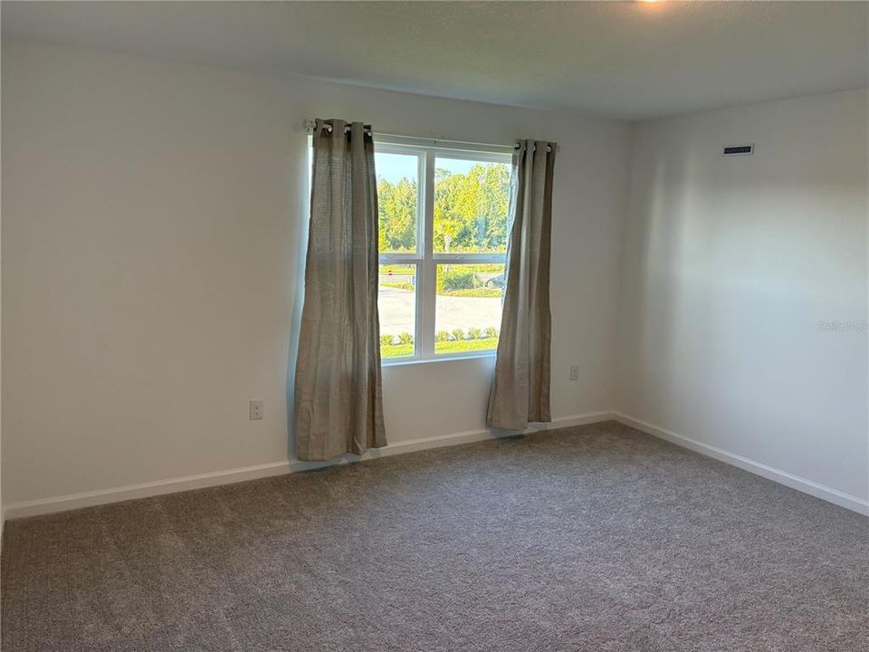 For Rent: $1,900 (3 beds, 2 baths, 1200 Square Feet)