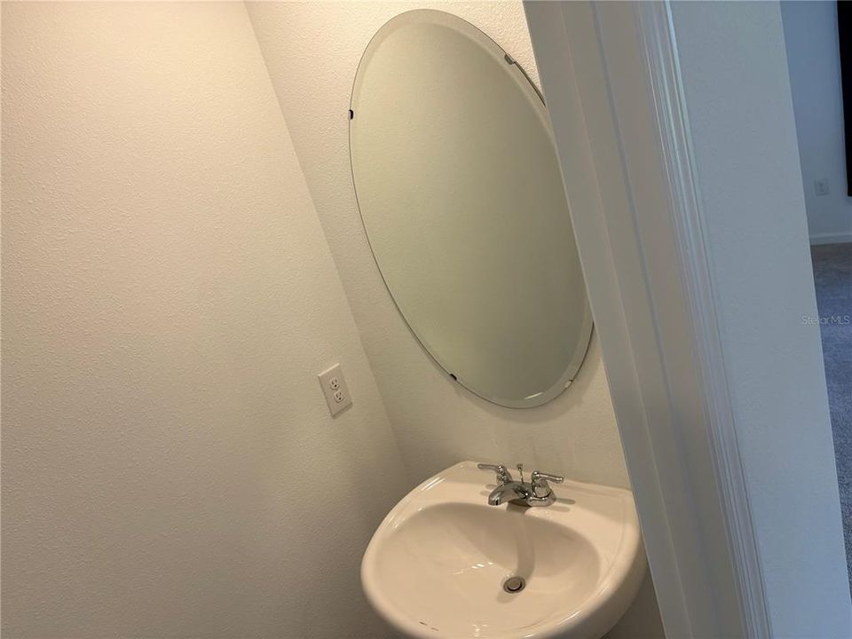 For Rent: $1,900 (3 beds, 2 baths, 1200 Square Feet)