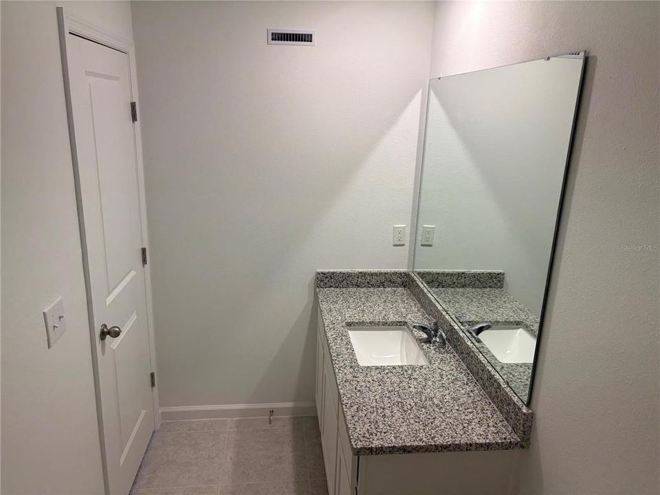 For Rent: $1,900 (3 beds, 2 baths, 1200 Square Feet)