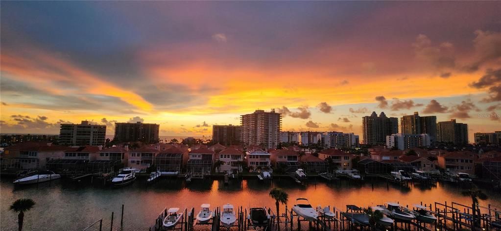 На продажу: $795,000 (2 спален, 2 ванн, 1530 Квадратных фут)