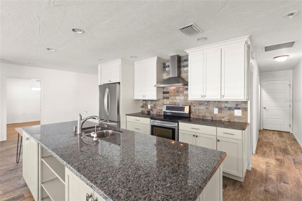 For Sale: $545,000 (3 beds, 2 baths, 1756 Square Feet)