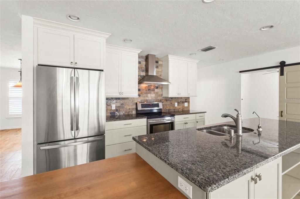 For Sale: $545,000 (3 beds, 2 baths, 1756 Square Feet)