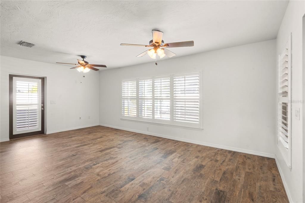 For Sale: $545,000 (3 beds, 2 baths, 1756 Square Feet)