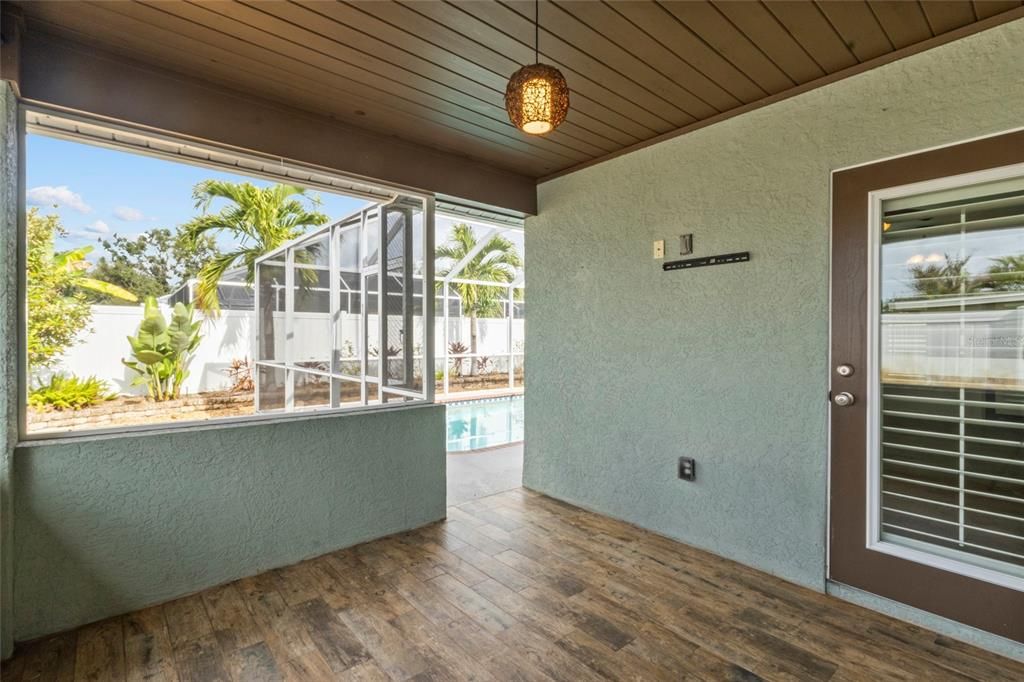 For Sale: $545,000 (3 beds, 2 baths, 1756 Square Feet)