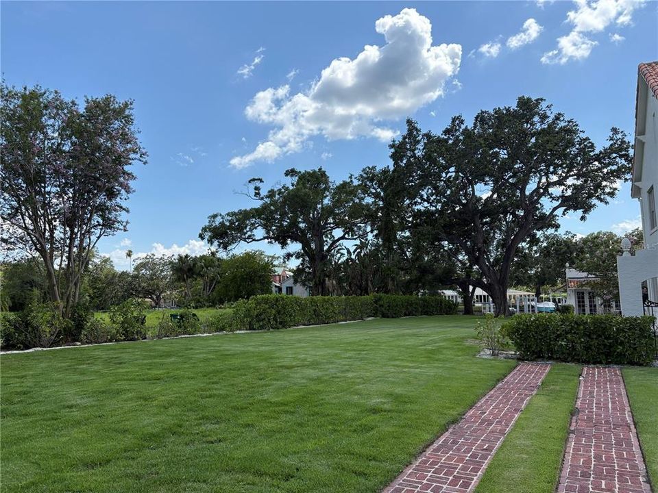 For Sale: $2,999,999 (0.31 acres)