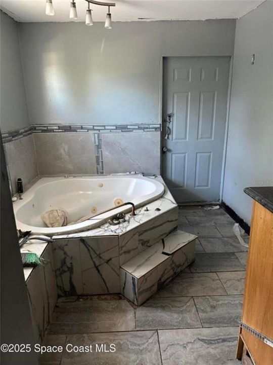 For Sale: $289,900 (3 beds, 2 baths, 1728 Square Feet)