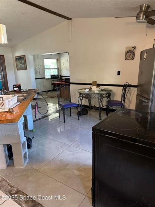 For Sale: $289,900 (3 beds, 2 baths, 1728 Square Feet)