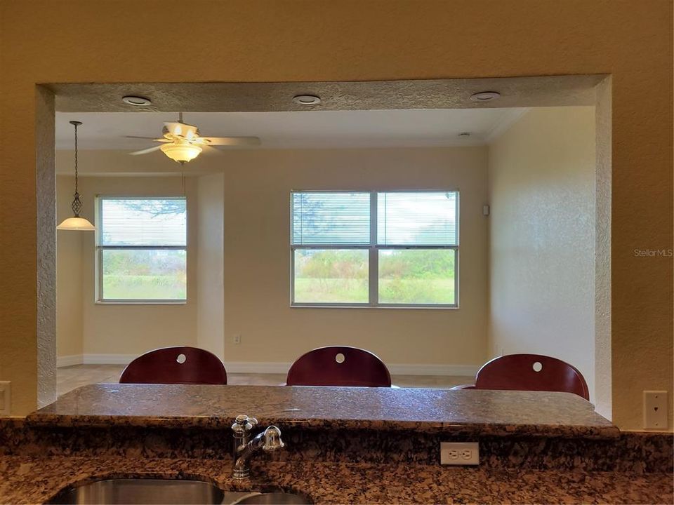 В аренду: $2,000 (3 спален, 2 ванн, 1735 Квадратных фут)