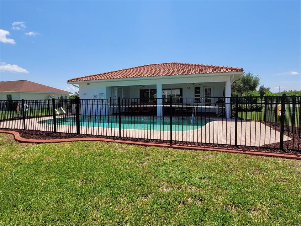 В аренду: $2,000 (3 спален, 2 ванн, 1735 Квадратных фут)