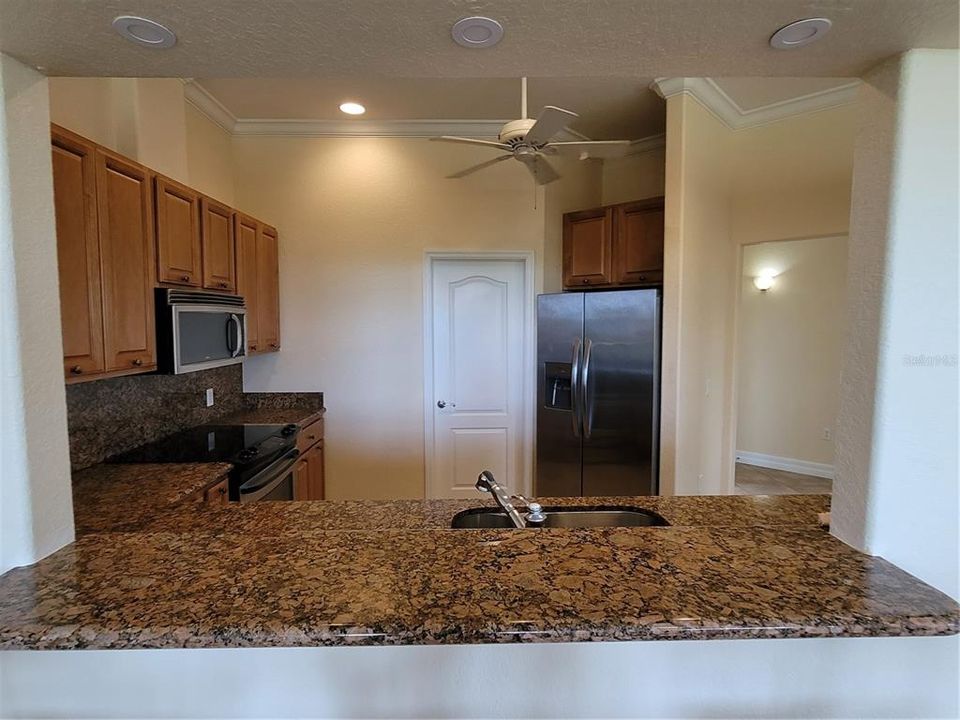 В аренду: $2,000 (3 спален, 2 ванн, 1735 Квадратных фут)