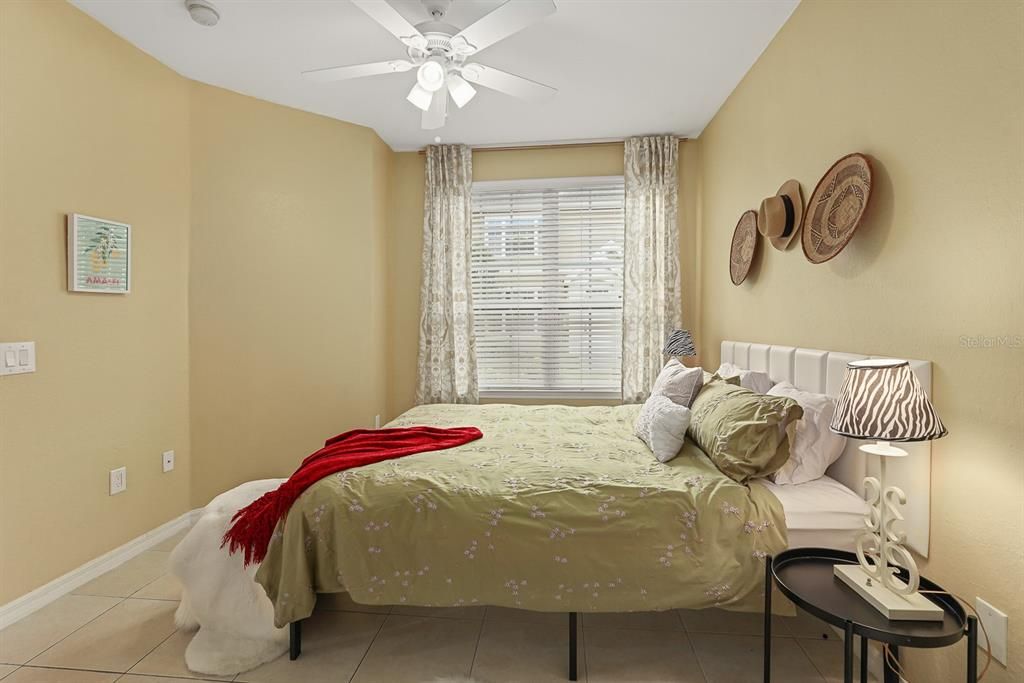 For Sale: $159,900 (1 beds, 1 baths, 529 Square Feet)