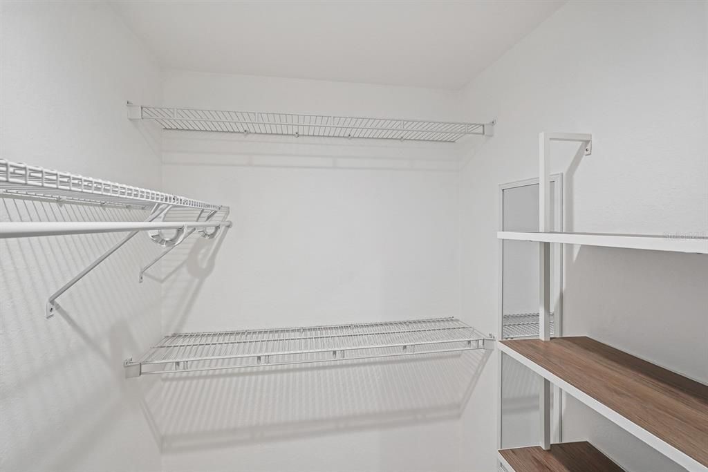 For Sale: $159,900 (1 beds, 1 baths, 529 Square Feet)