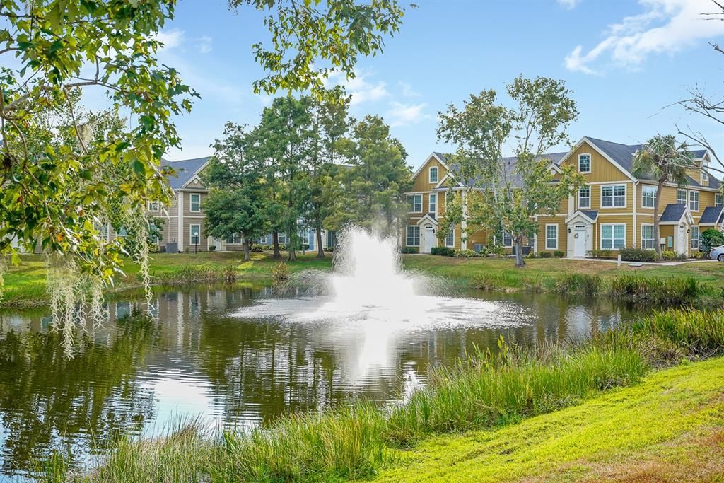 For Sale: $159,900 (1 beds, 1 baths, 529 Square Feet)