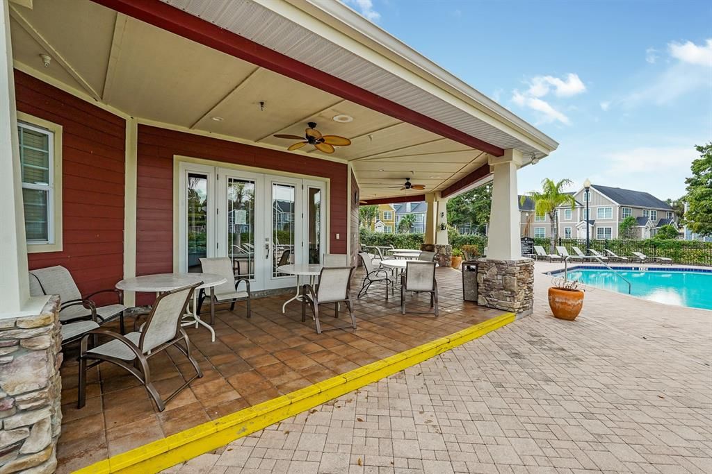 For Sale: $159,900 (1 beds, 1 baths, 529 Square Feet)